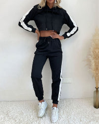 Croptop joggingsuite.