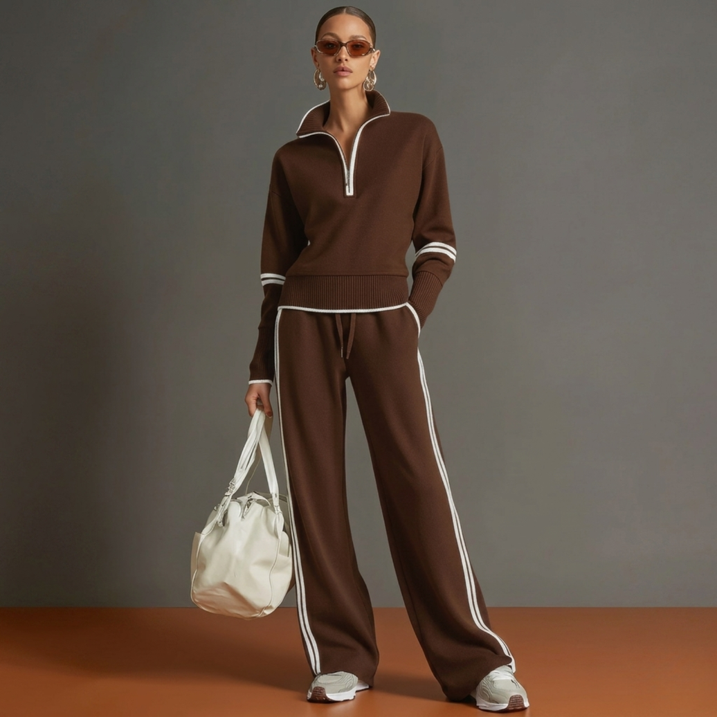Casual leisure suit met accent strepen.